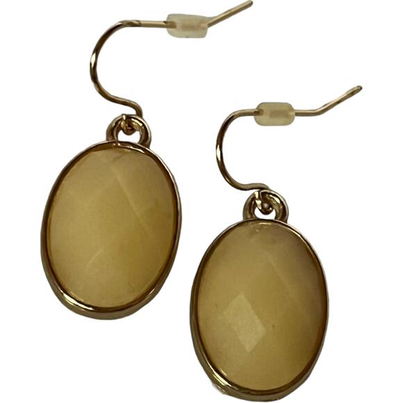 Elegant Cream and Gold-Tone Dangle Drop Earrings - Picture 4 of 7